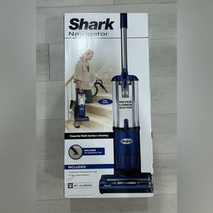 Shark Navigator Lift-Away Deluxe Upright Vacuum